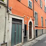 Apartment La Casa Di Alissia A Brescia